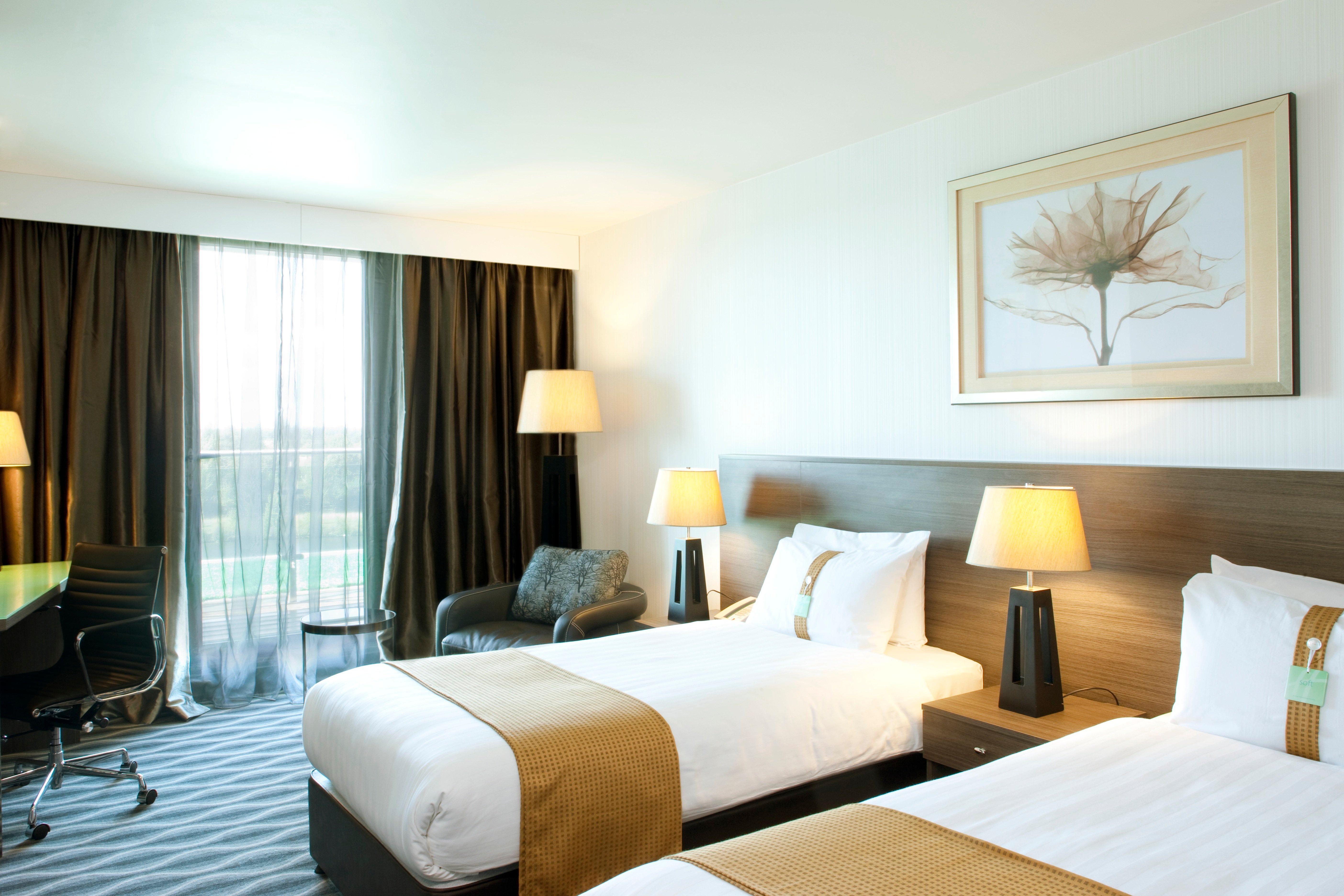Crowne Plaza London - Kingston By Ihg 4*