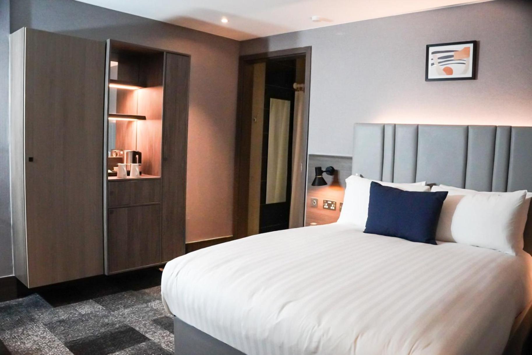 Crowne Plaza London - Kingston By Ihg Hotel 4*